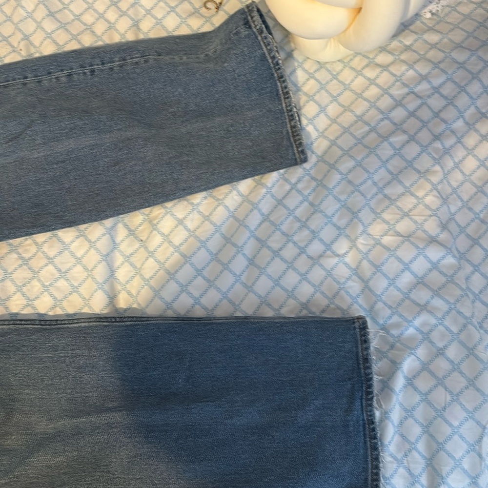 Abercrombie and Fitch, the 90s relaxed Jean high-rise, size 30 EUC - Picture 4 of 4